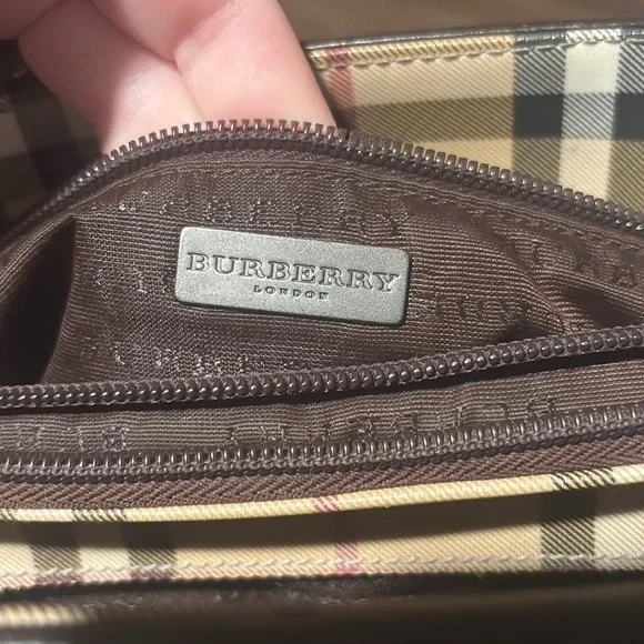 Burberry Checkered Bag with Brown Interior - Picture 8 of 8